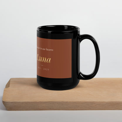 pet memorial portrait – lifestyle photo, handle on right – Gold-Leaf Icon Mug